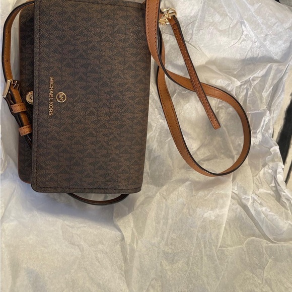 Michael Kors crossbody - Picture 2 of 4